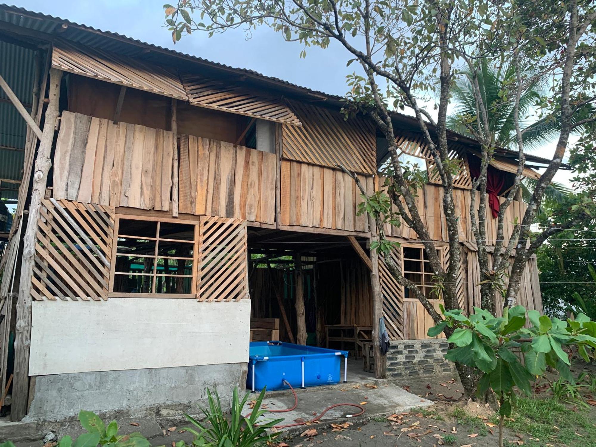 Miguel Surf Camp Hotel Quepos Exterior photo