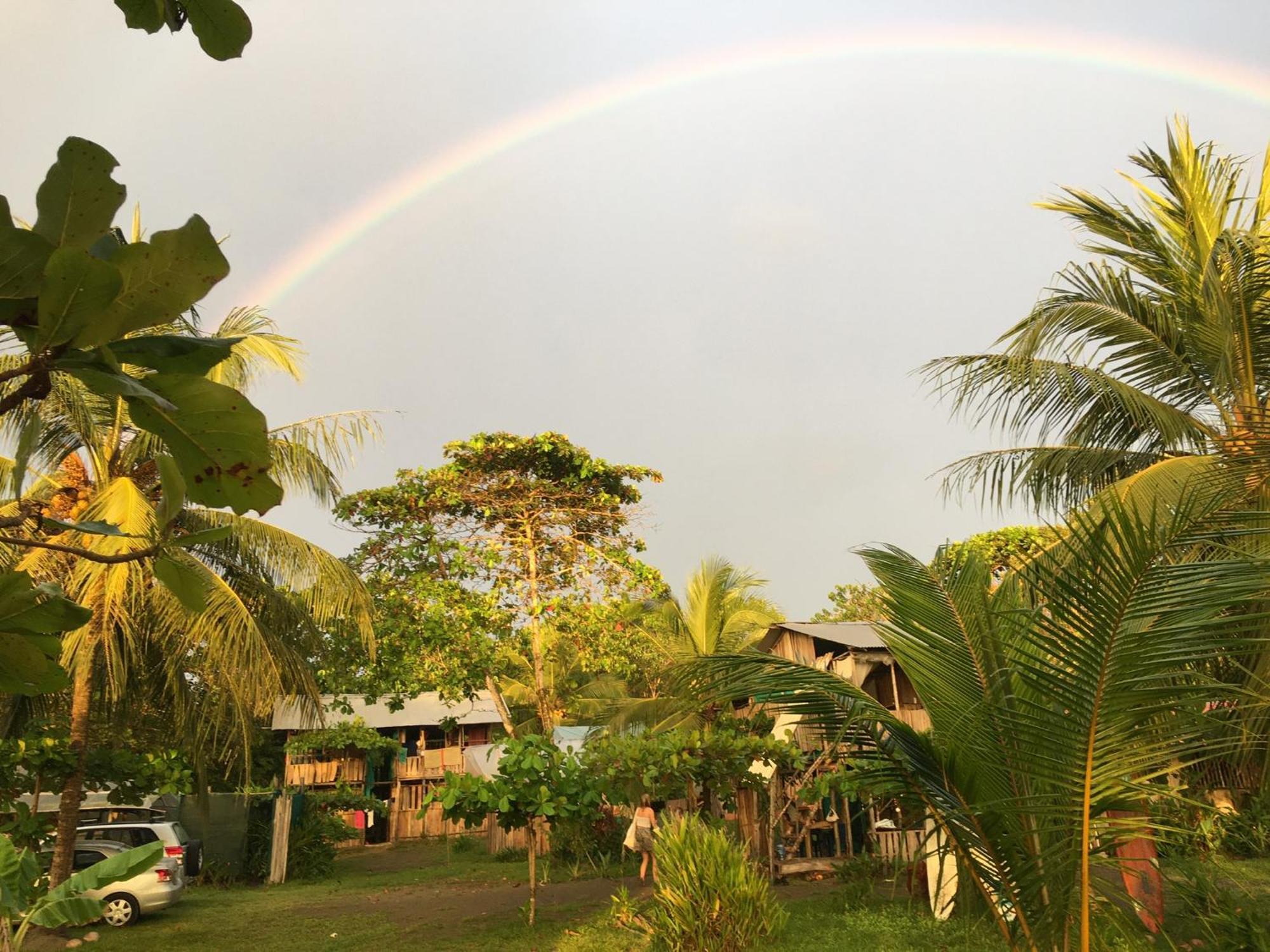 Miguel Surf Camp Hotel Quepos Exterior photo