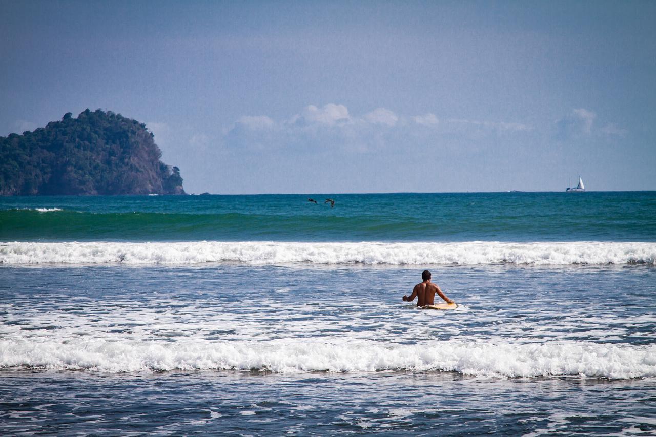 Miguel Surf Camp Hotel Quepos Exterior photo